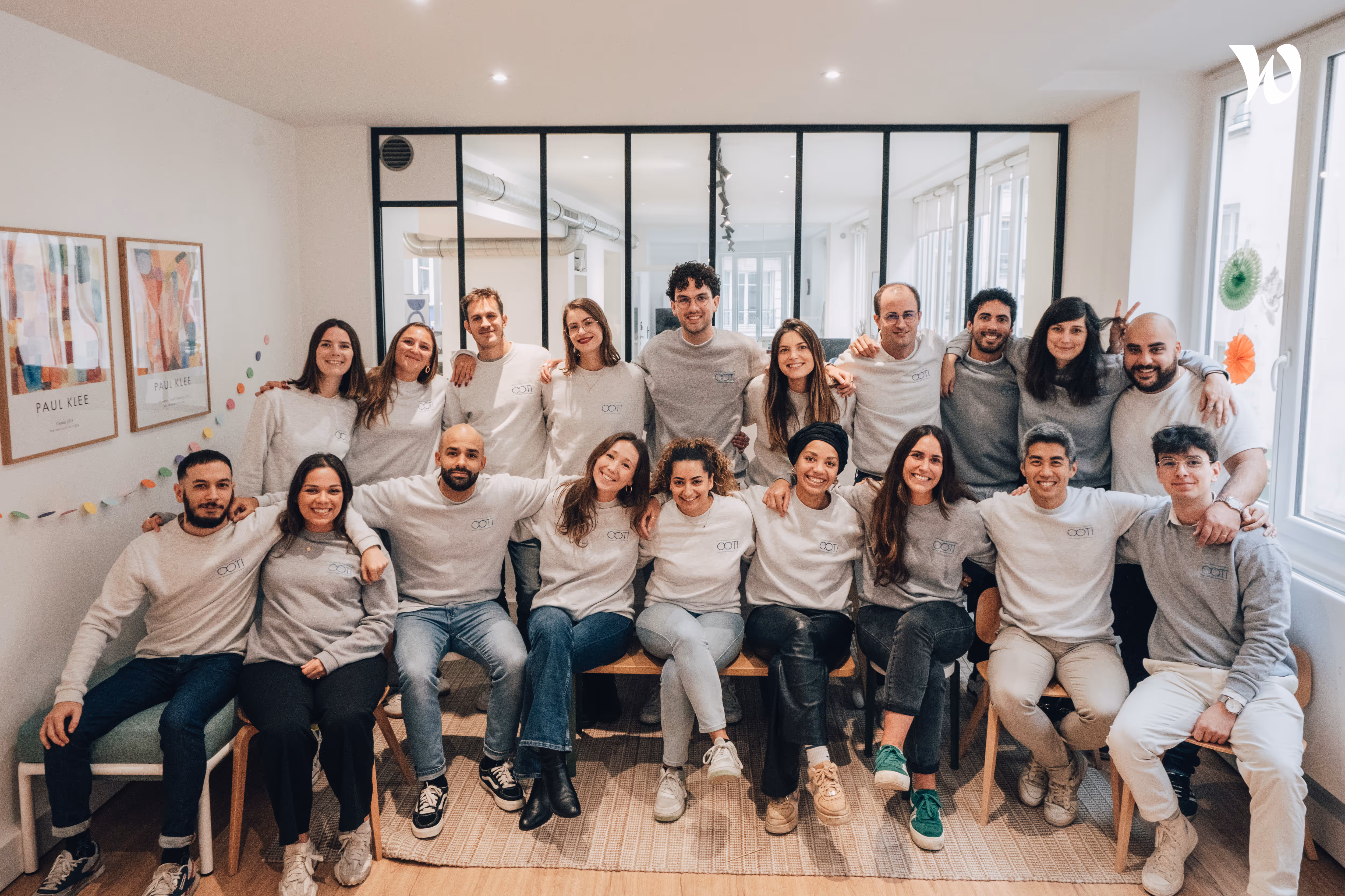 Photograph of the OOTI team.