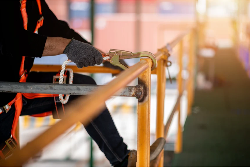 Vanaf welke hoogte is valbeveiliging verplicht?