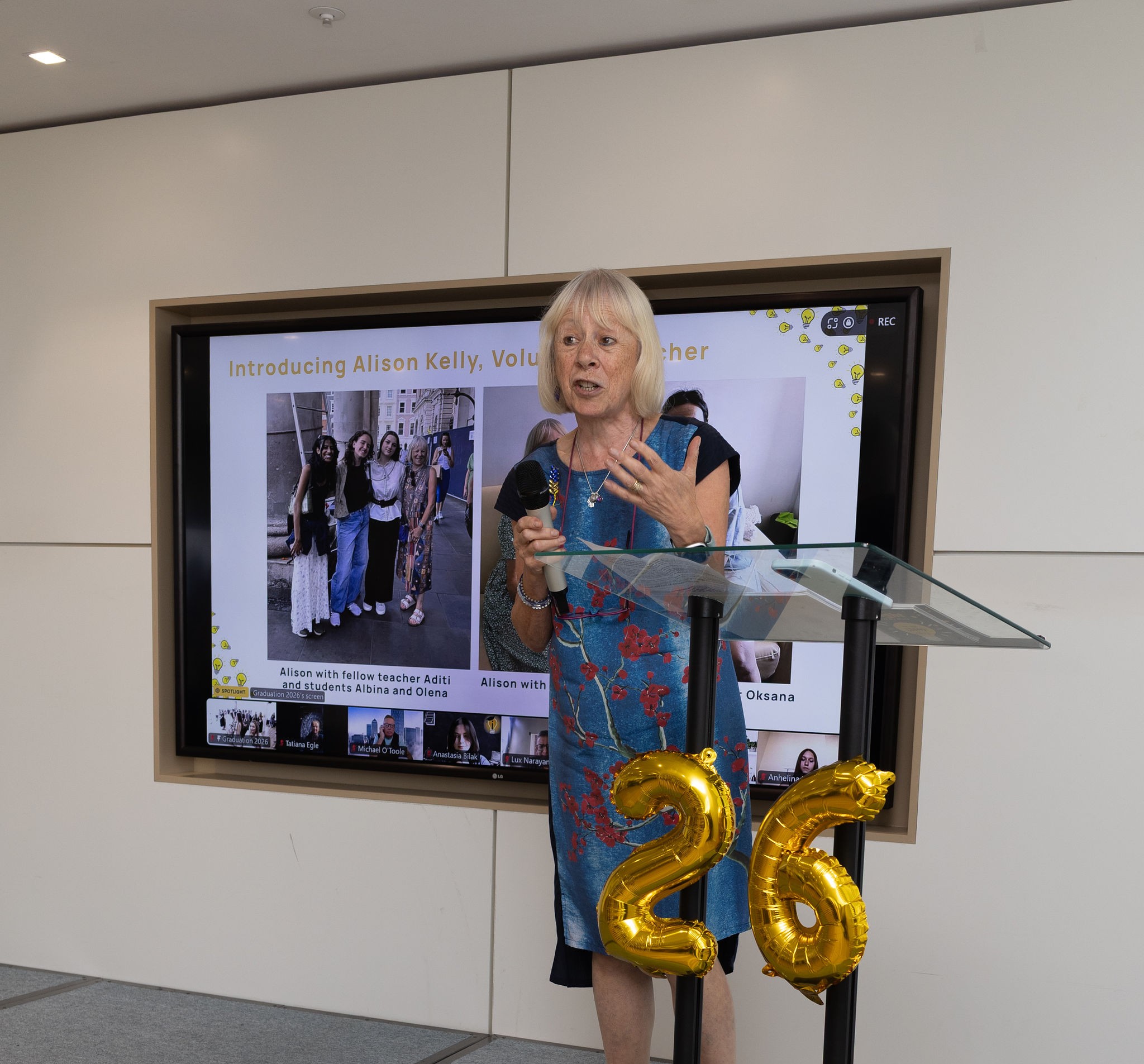 Alison presenting at a Svitlo event