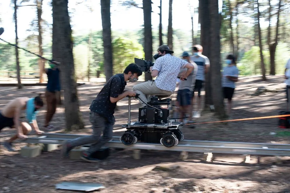 Produtora audiovisual em filmagens perto de Lisboa