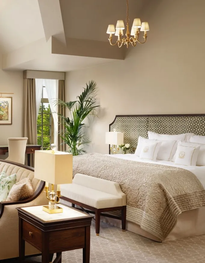 Room with a beautiful comfortable bed at Grantley Hall.