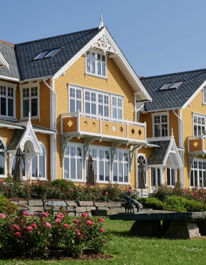 The exterior of the Solstrand Hotel & Bad.