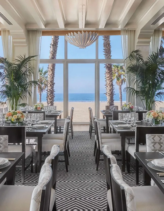 Restaurant at Hotel Casa del Mar. You can have dinner or breakfast with a beautiful view of the ocean.
