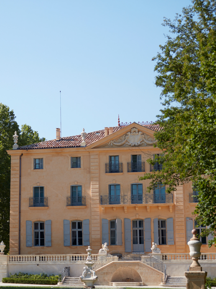 Front view of Château de Fonscolombe.
