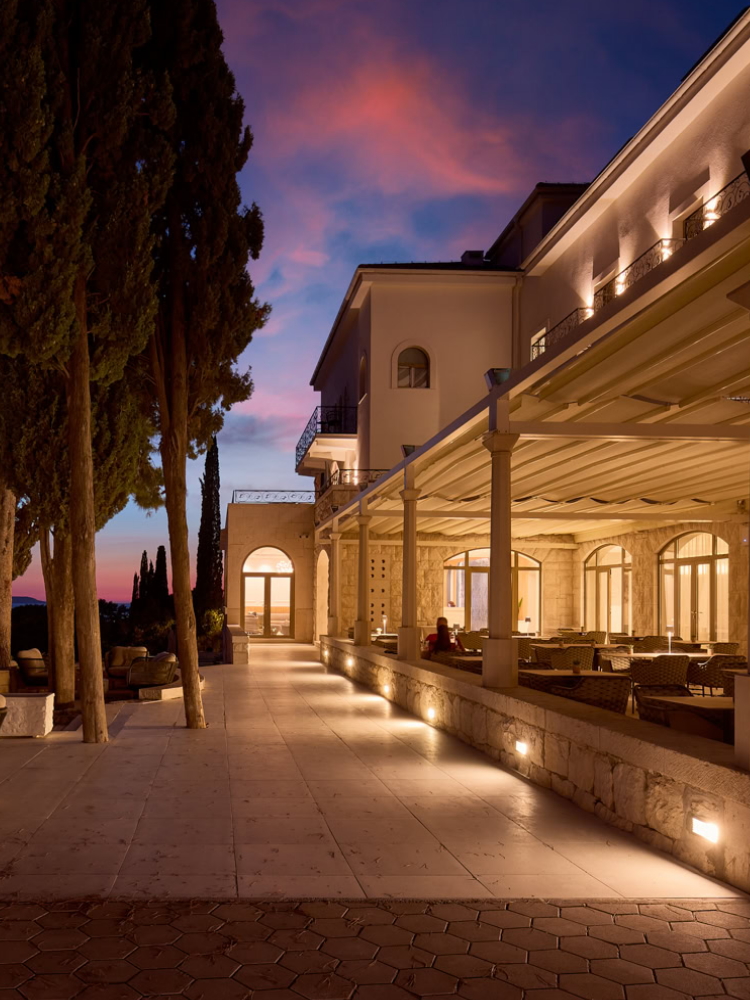 Exterior of Hotel Moeesy, Blue & Green Oasis.

Copyright and credits to Hotel Moeesy, Blue & Green Oasis.