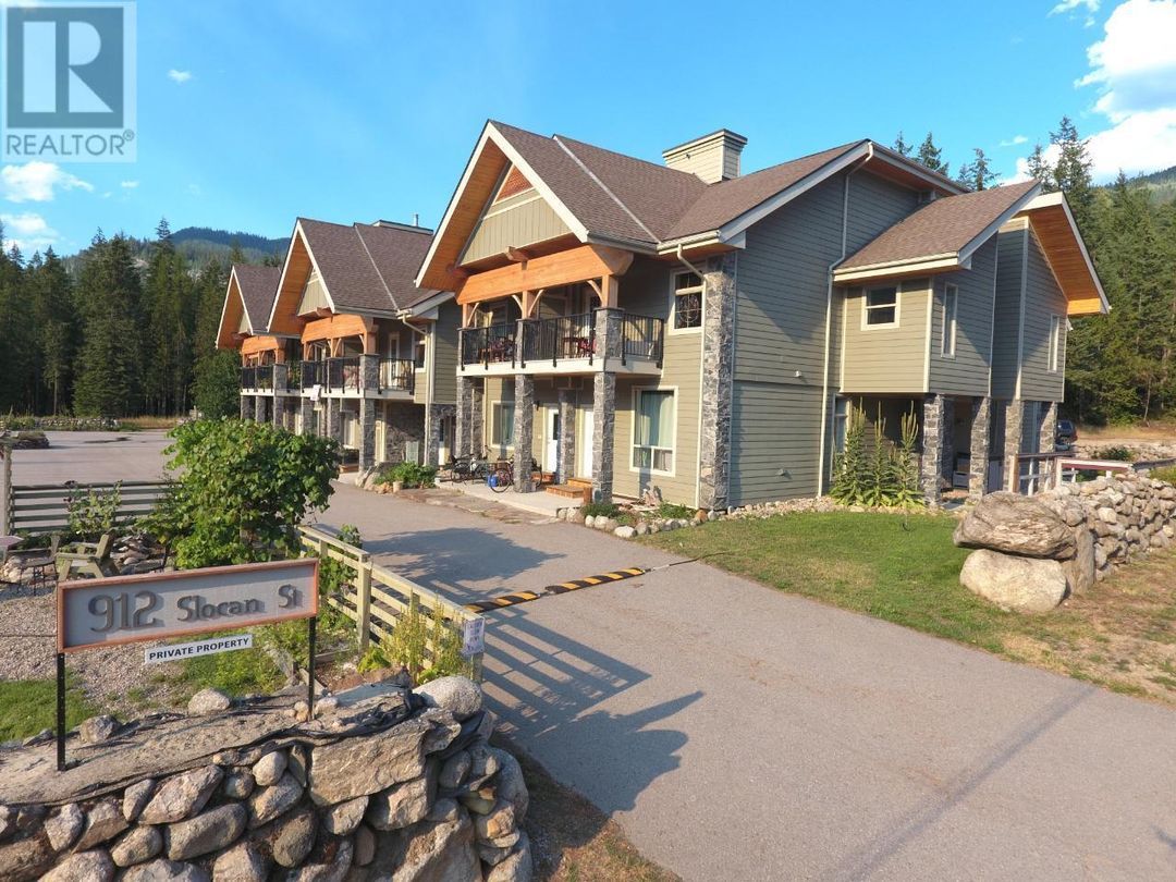 912 Slocan Street Unit 9, frame 3