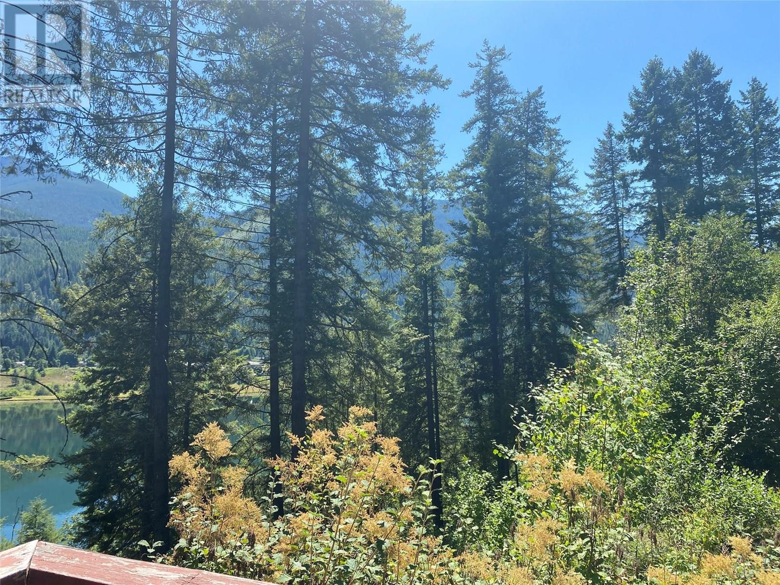 View off deck to the Norht