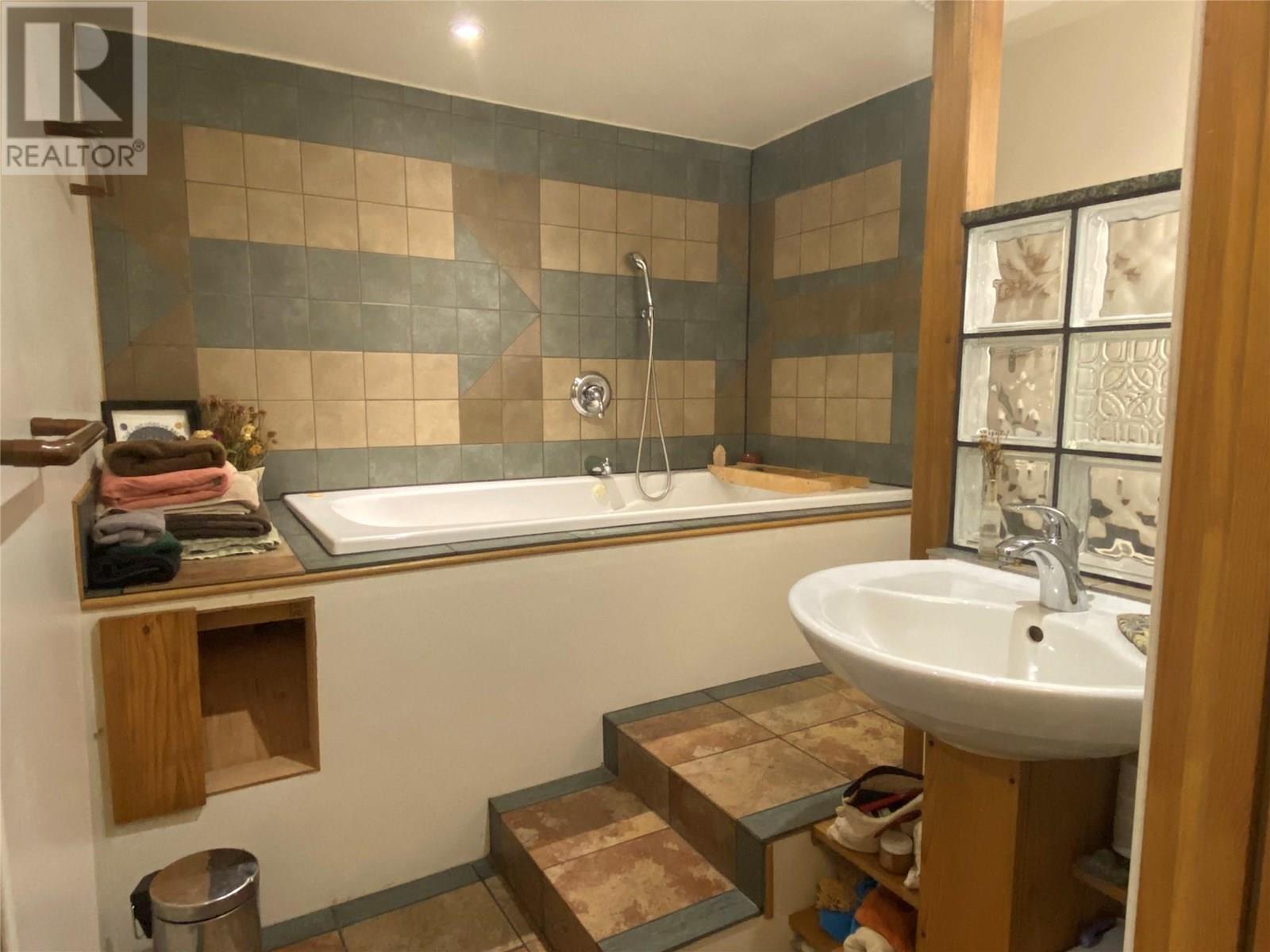 lower level full bathroom