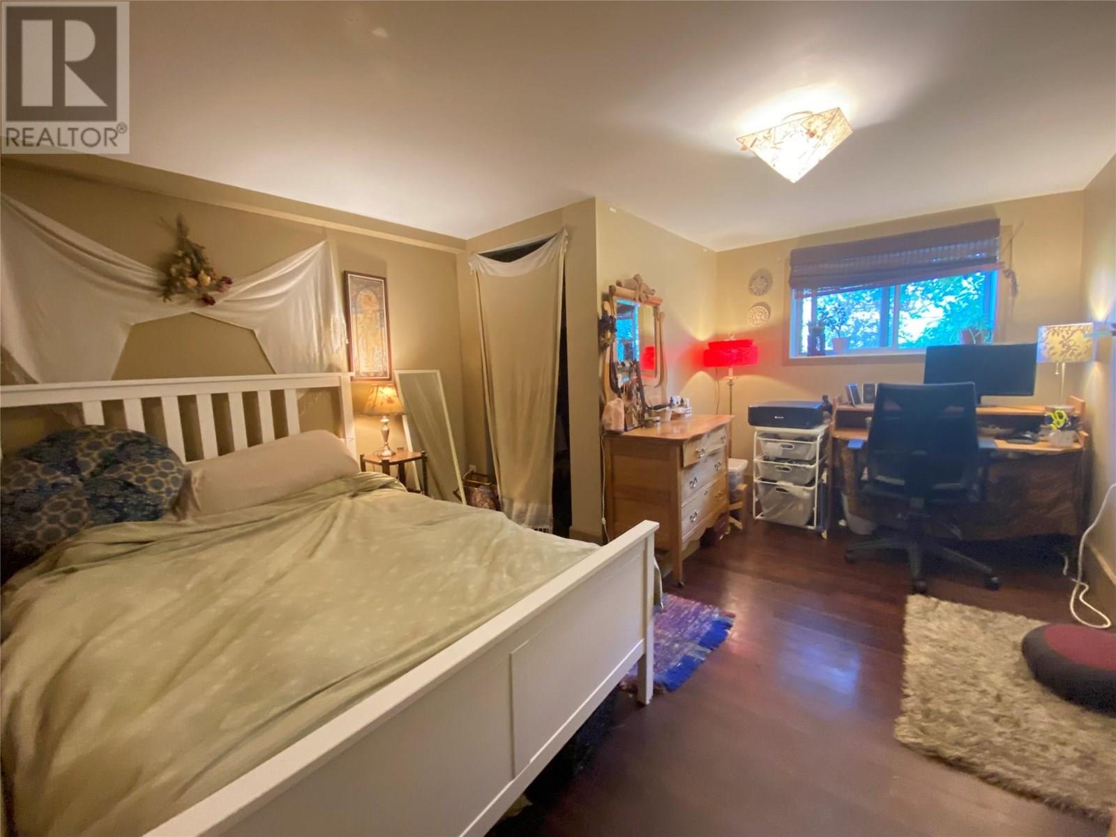 lower level bed 2
