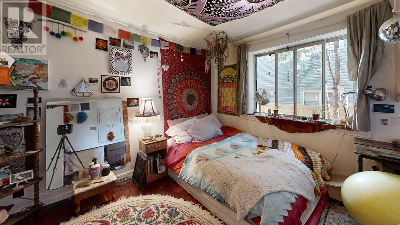 upstairs bed 1