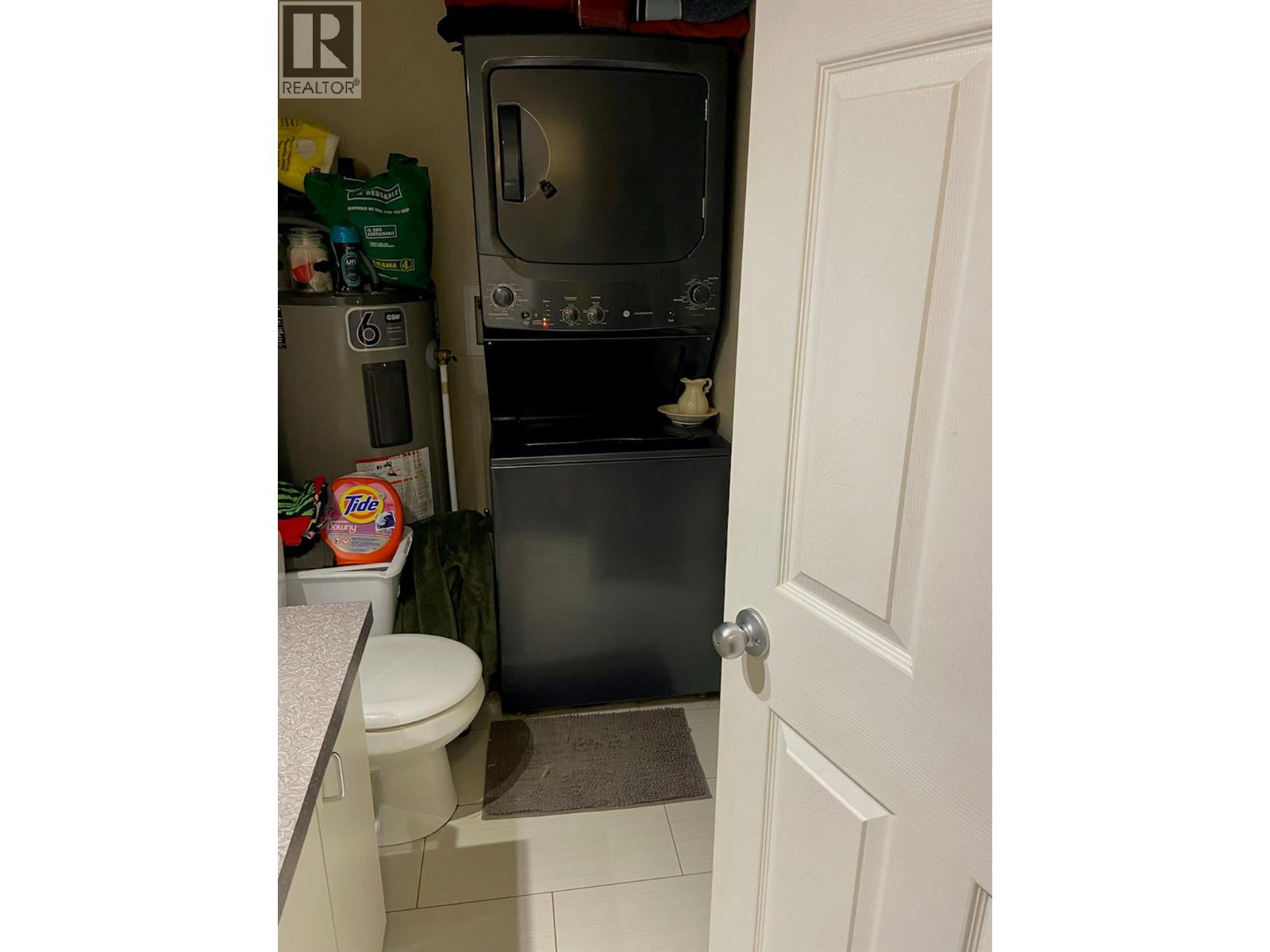 Suite Bath/Laundry