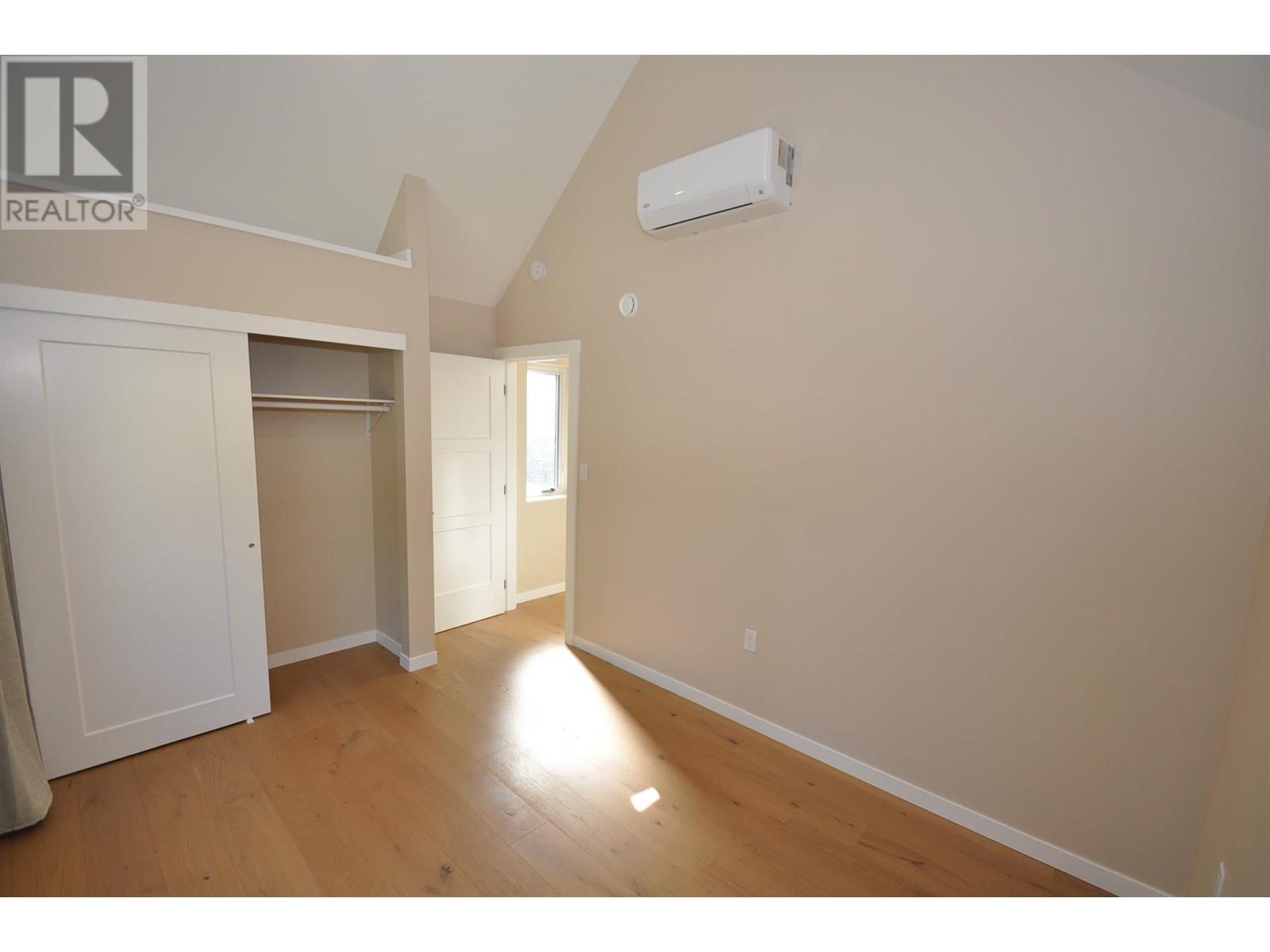Front unit primary bedroom