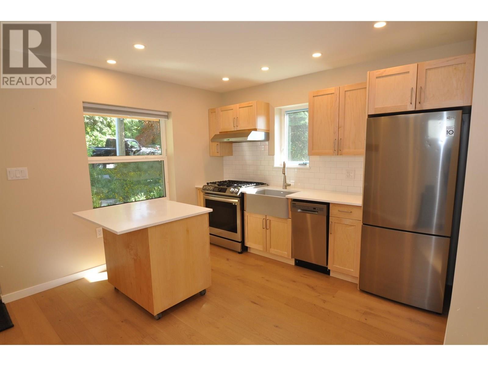 Front unit kitchen