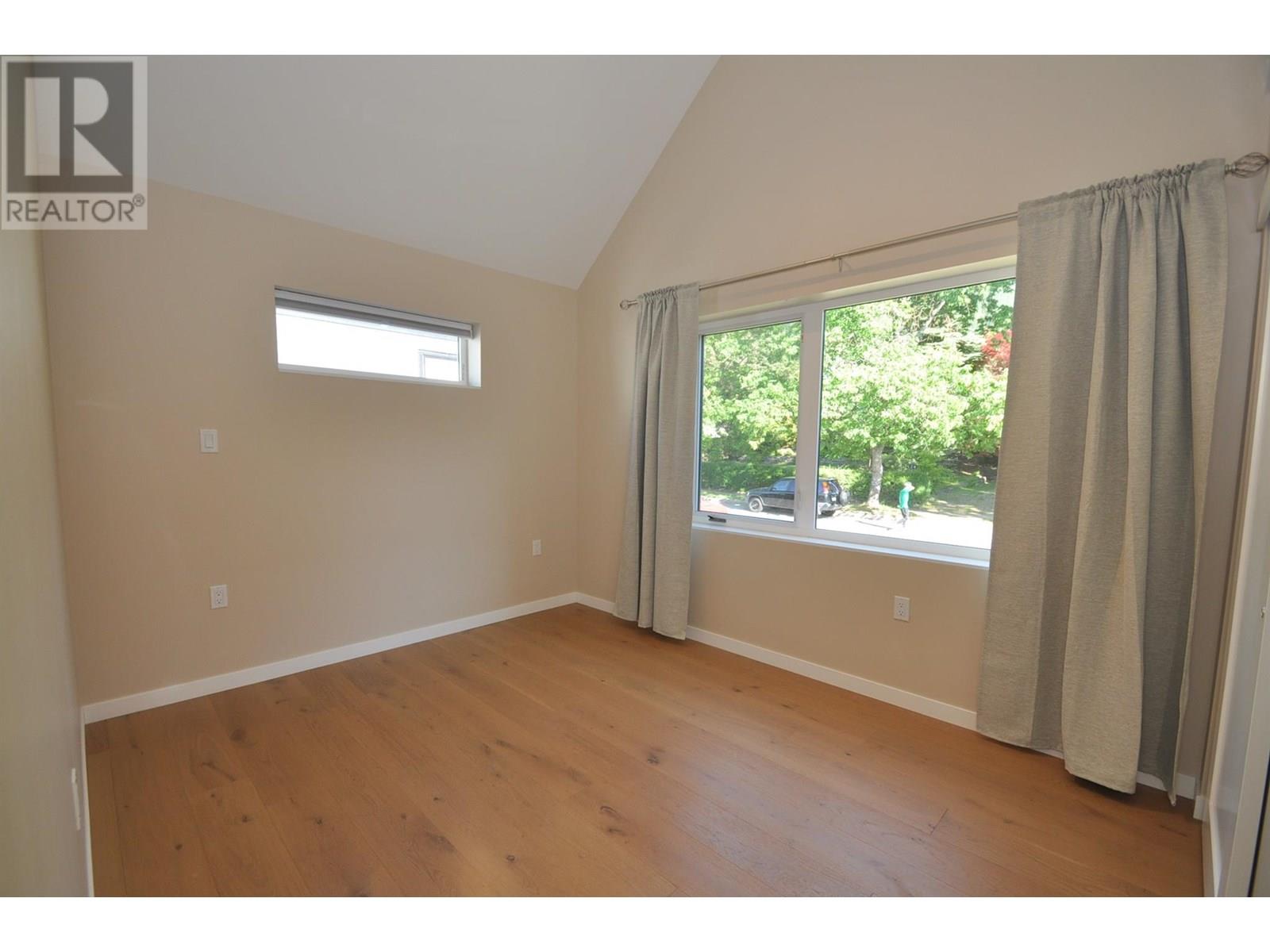 Front unit primary bedroom