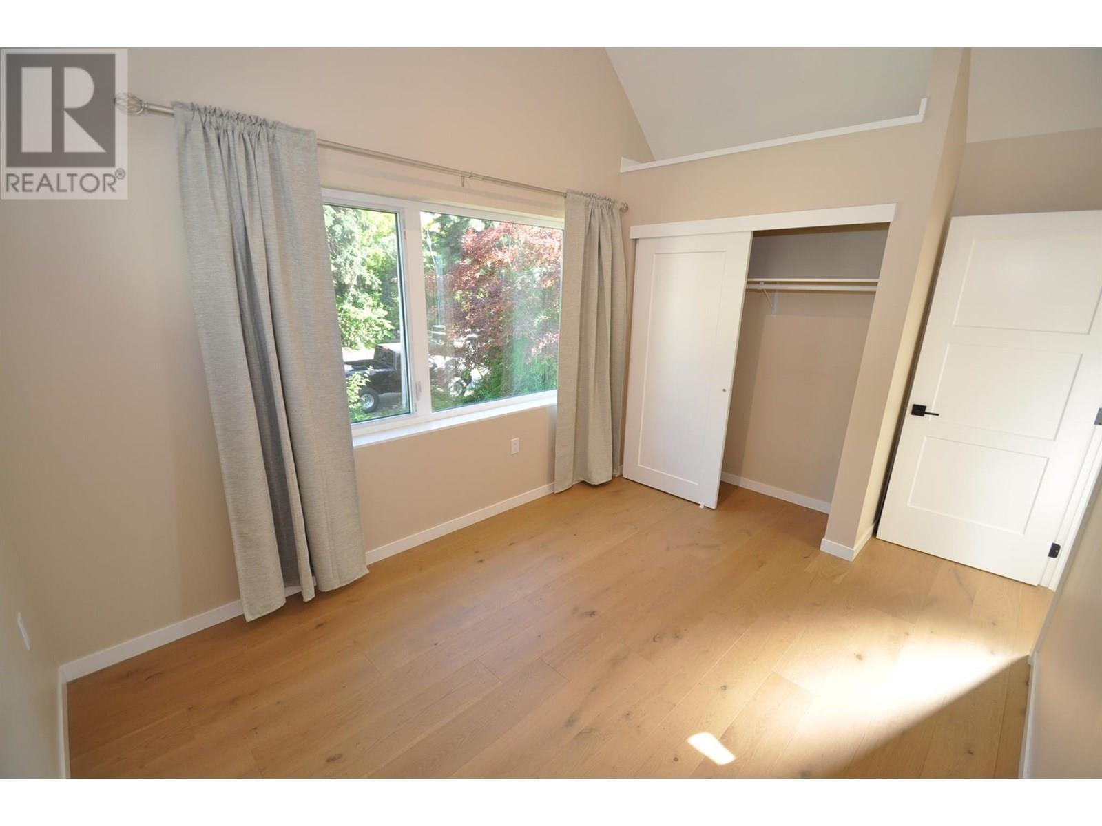 Front unit primary bedroom