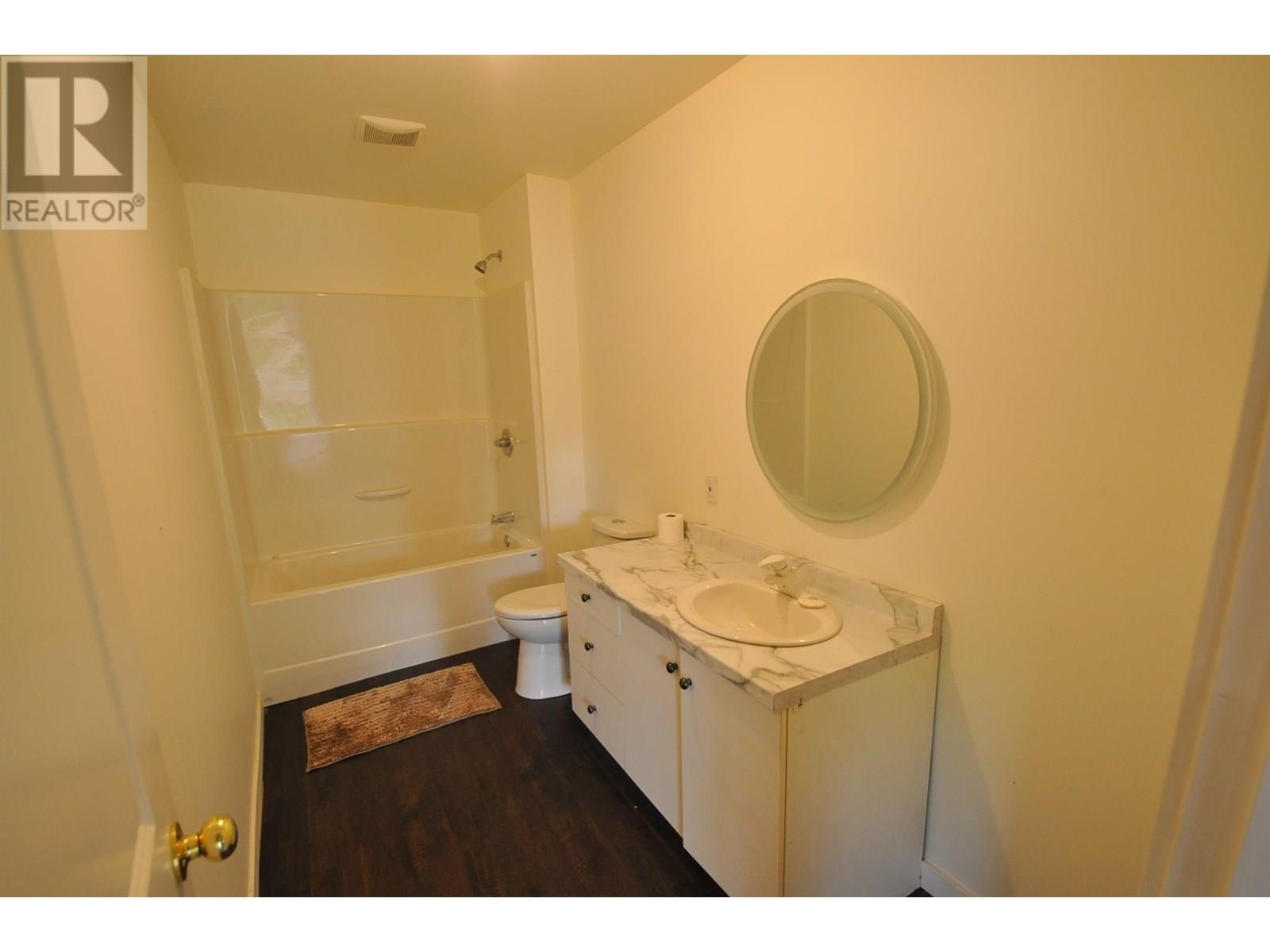 bathroom 1 main floor