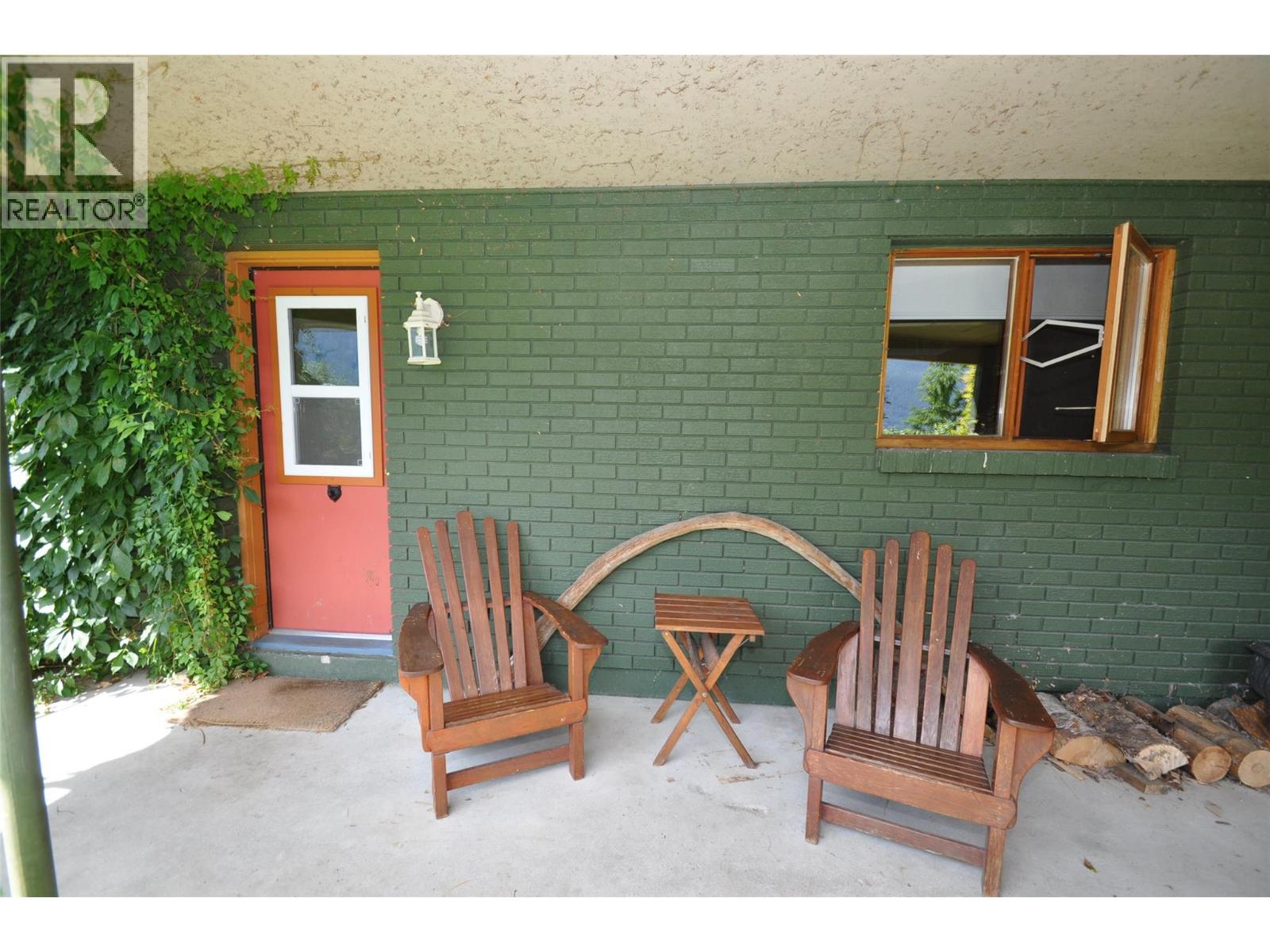 Suite entrance