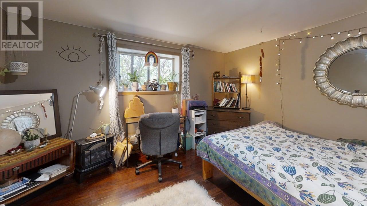 lower level bed 1