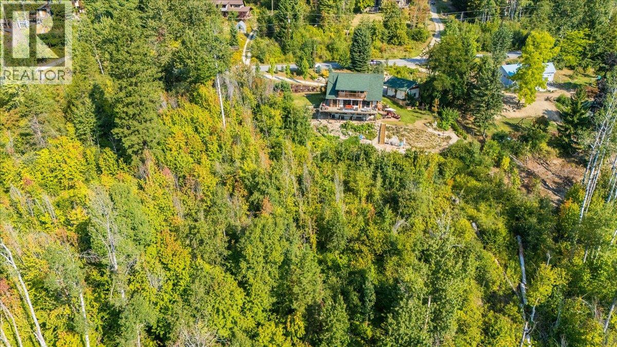 TREED ACREAGE