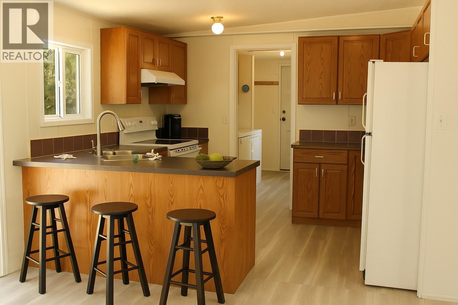 Kitchen (virtually staged)