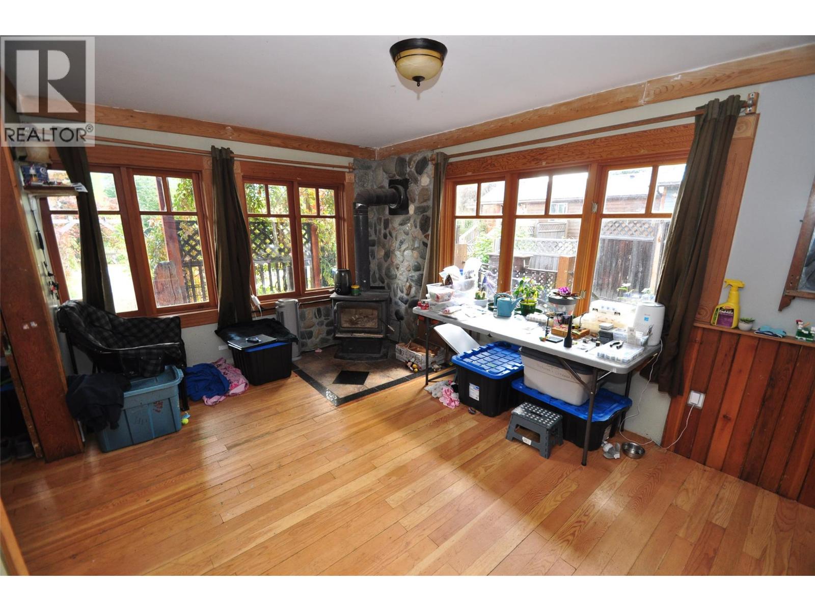 Mainfloor livingroom