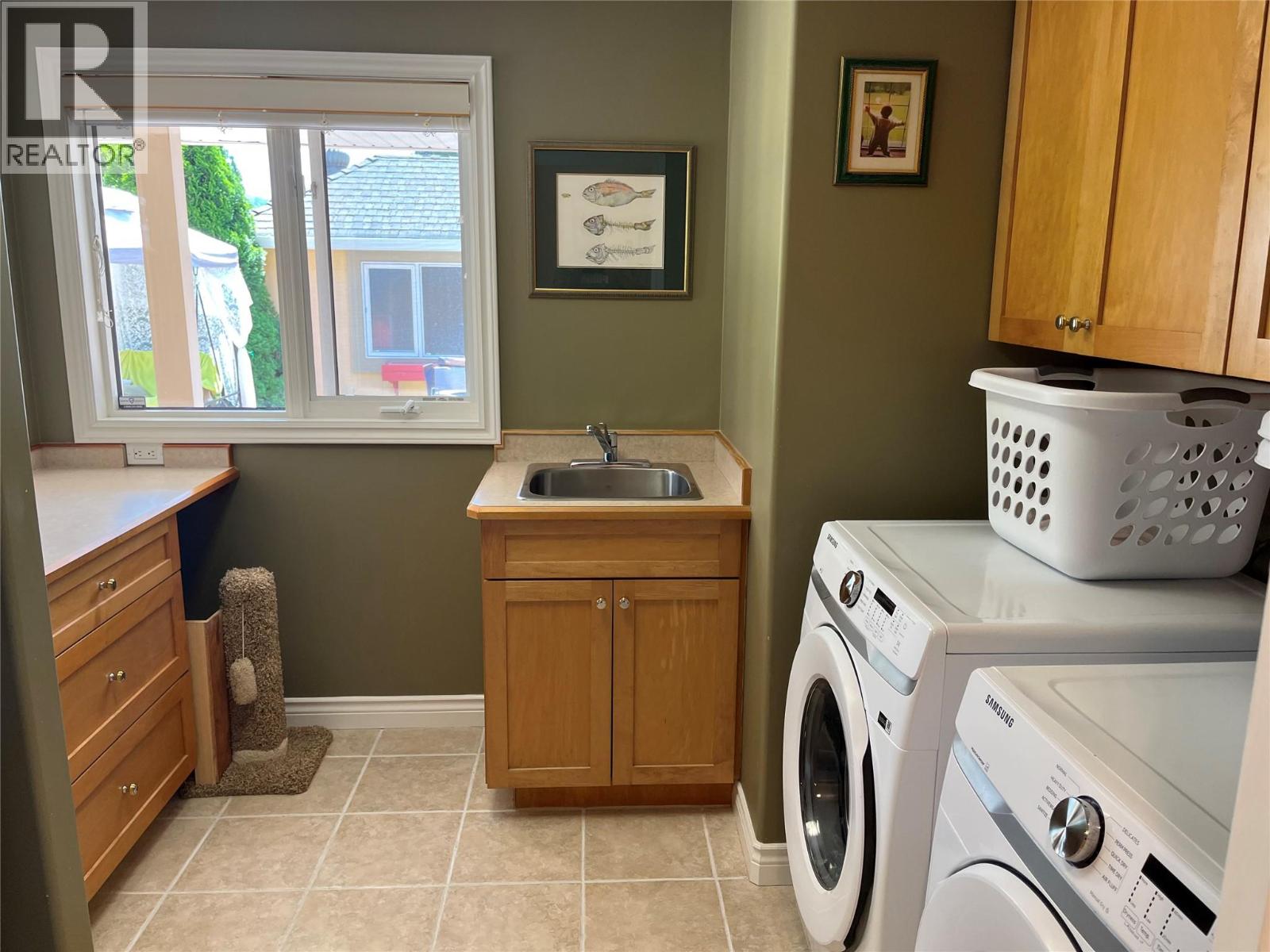 Huge Main Floor Laundry
