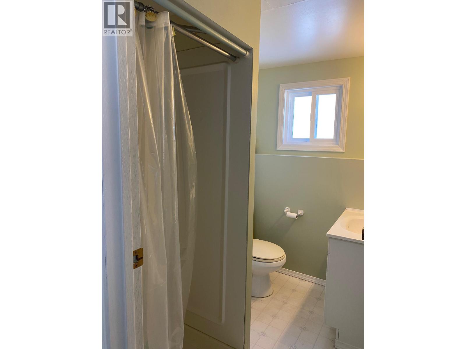 Full bathroom on lower level