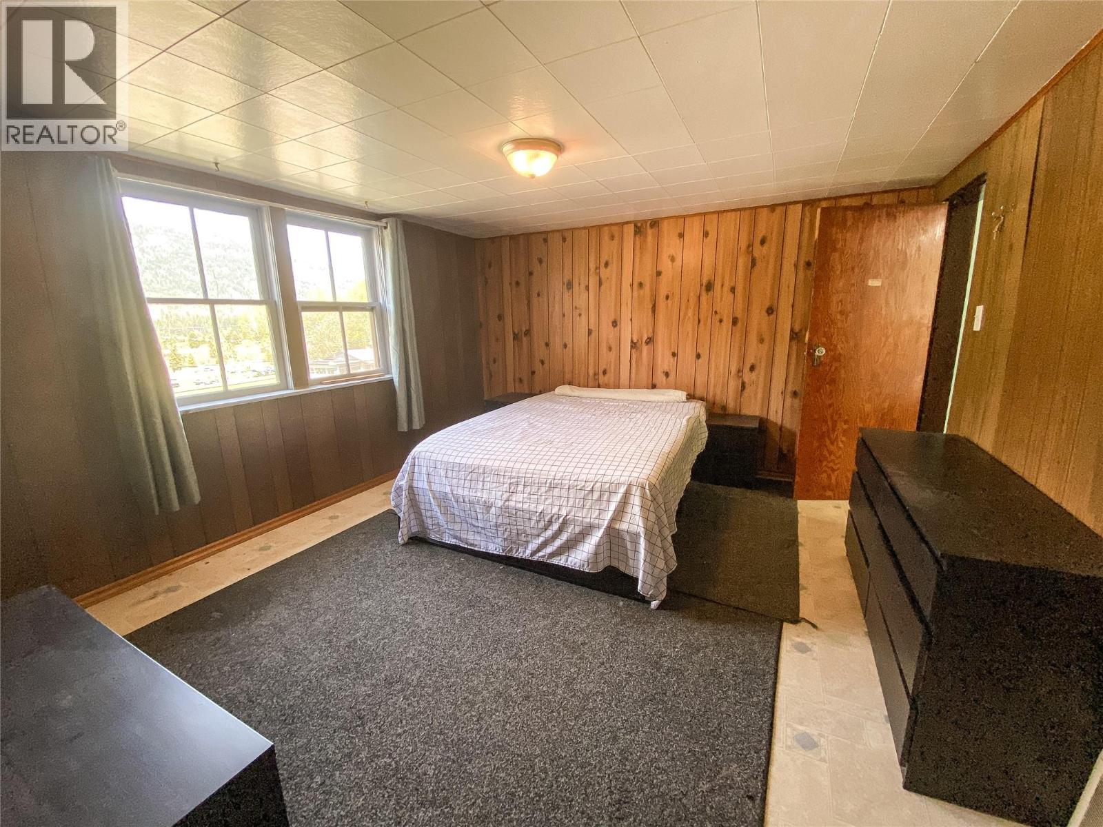 Upper floor bedroom 1