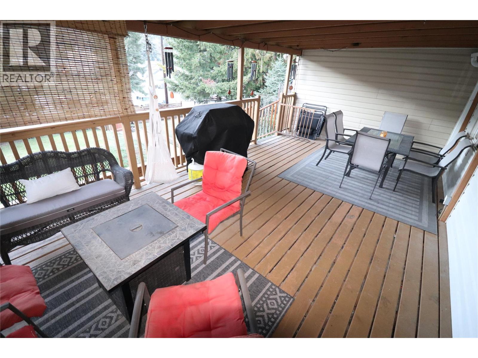 COVERED DECK