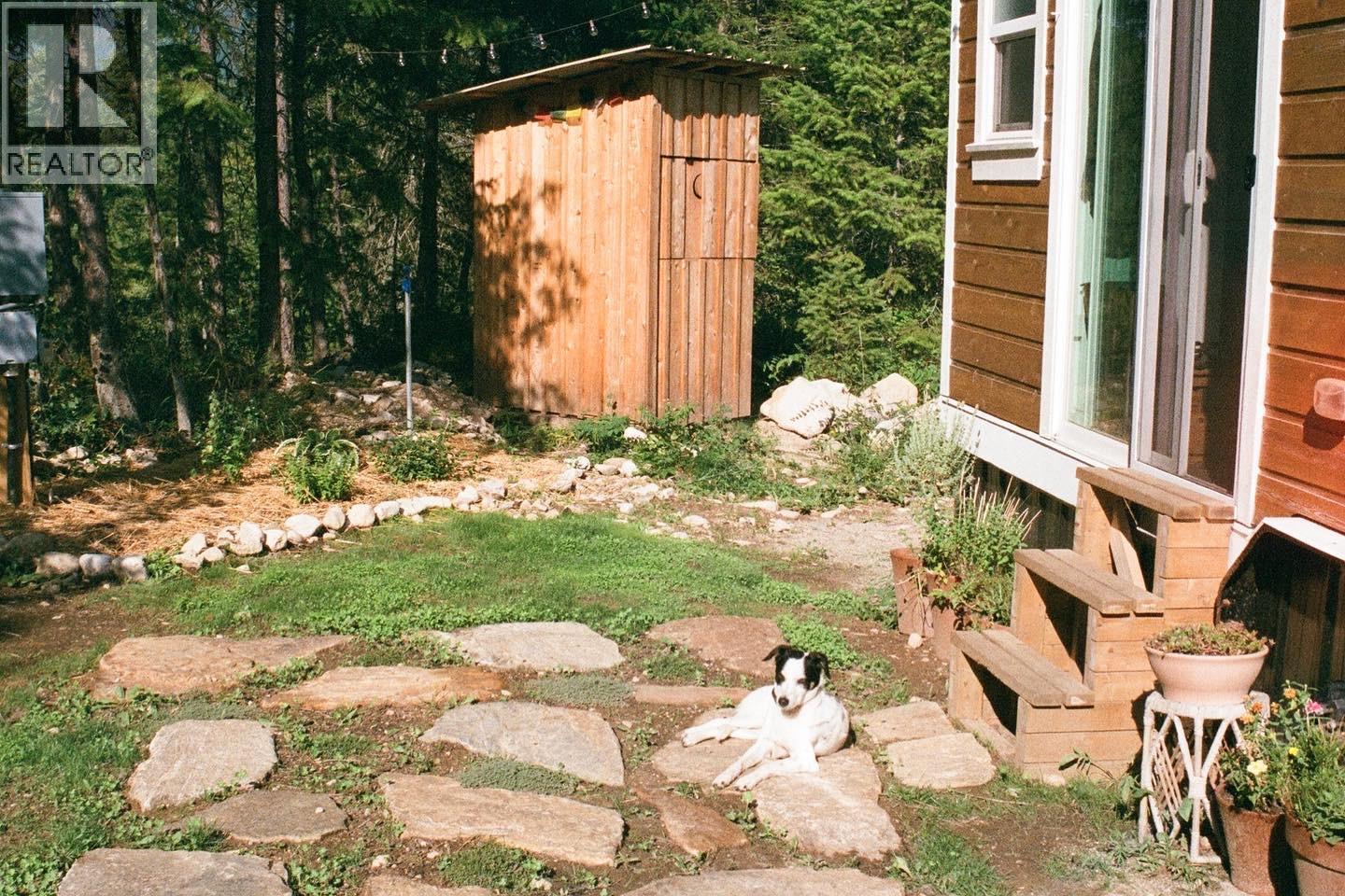 Beautiful flagstones (dog not included)