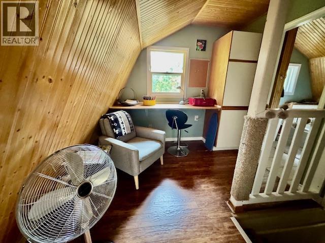 Extra room in upstairs