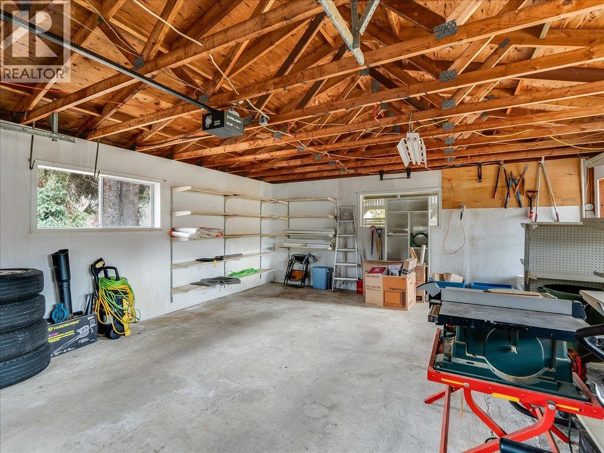 Detached Garage