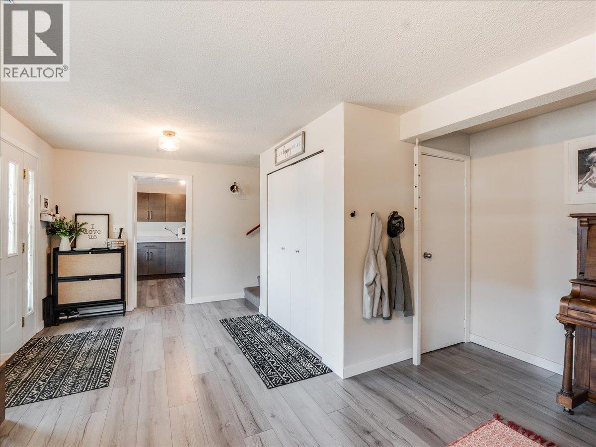 Main floor entry & bonus space