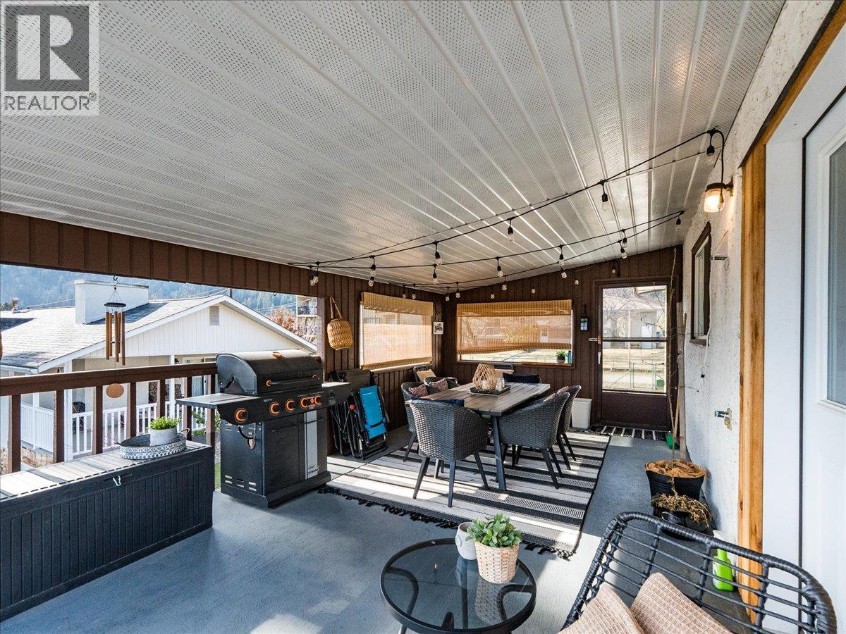 Indoor/Outdoor Living