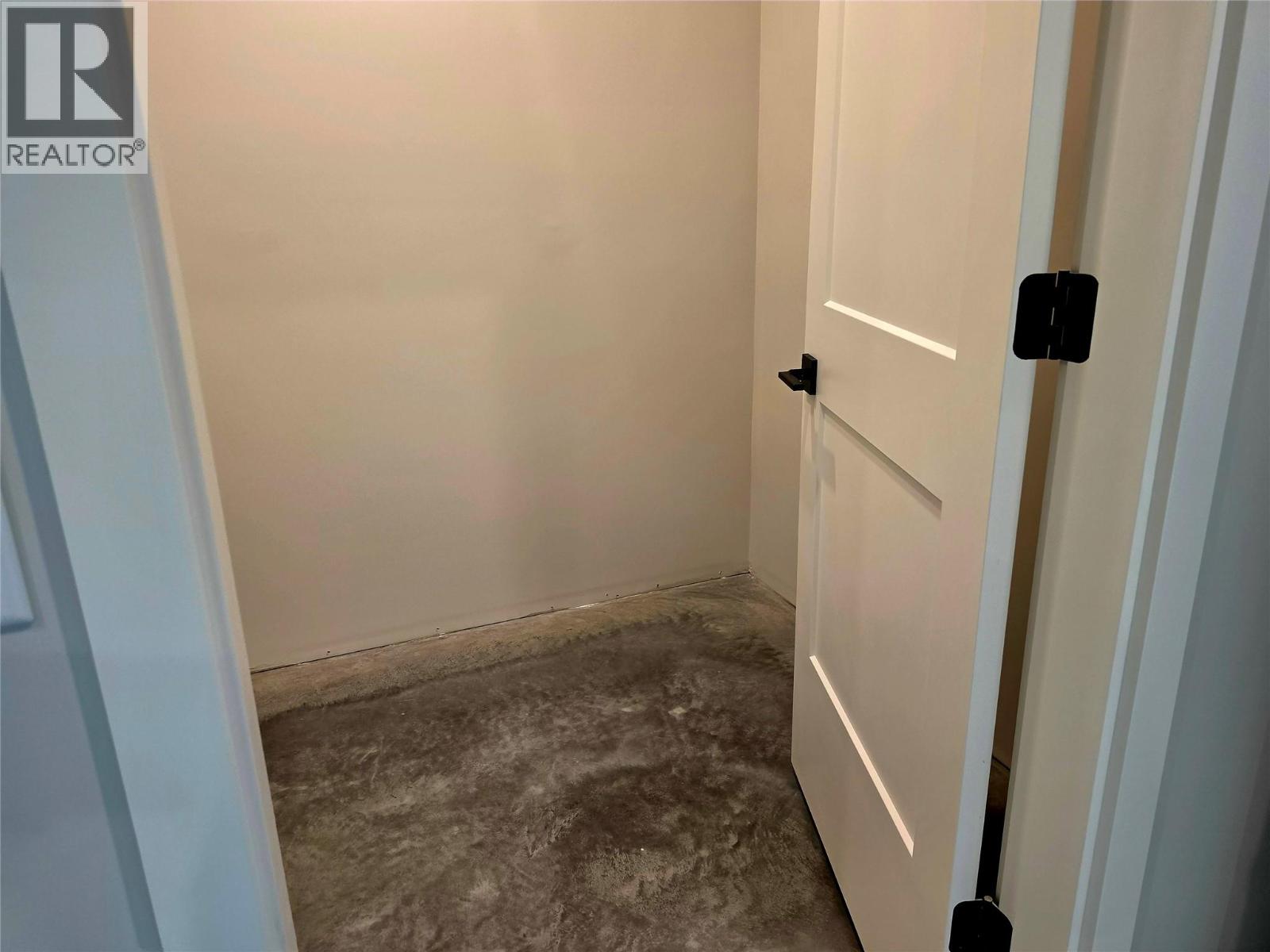 Walk-in closet primary bedroom