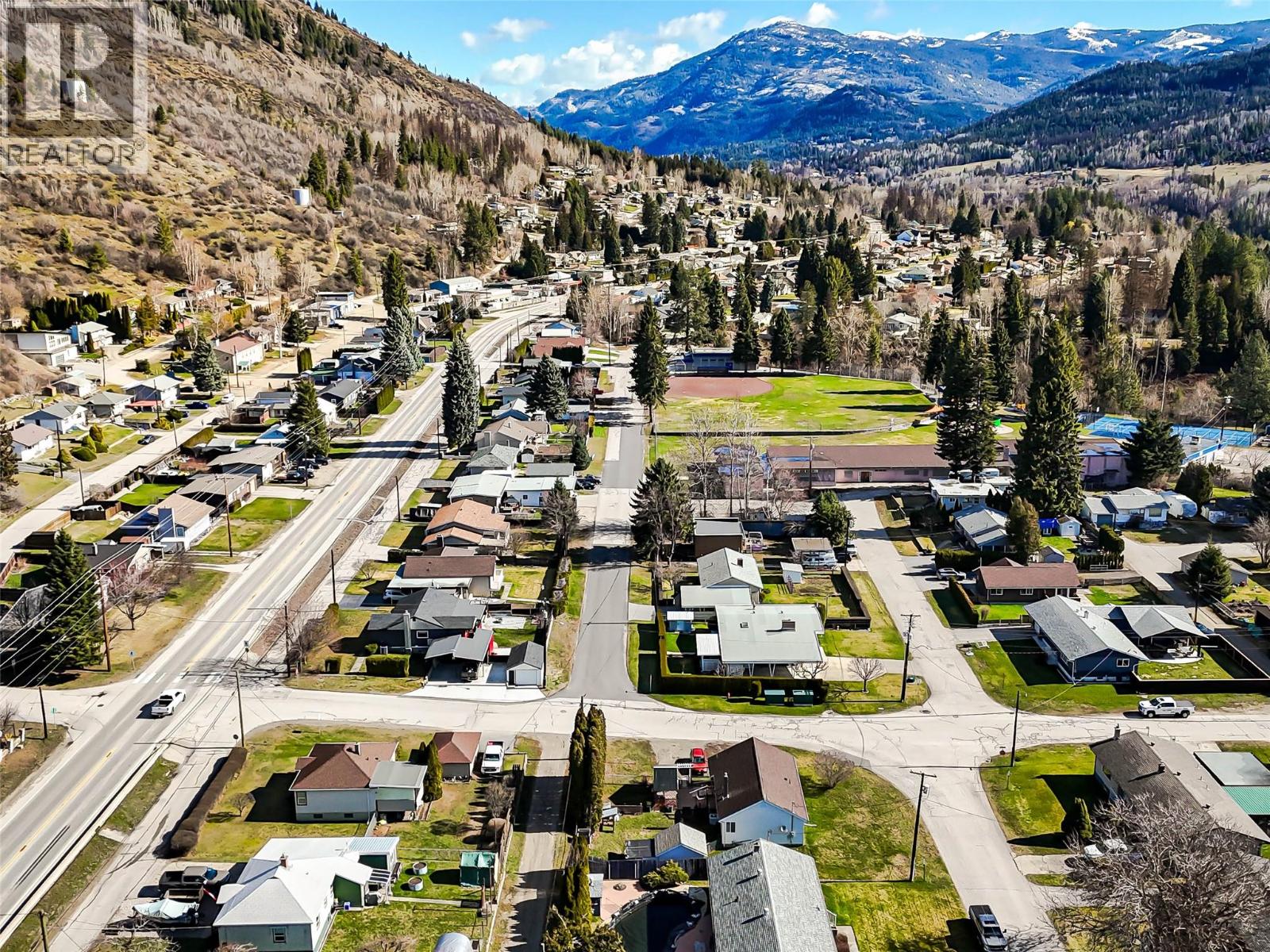birds eye view of neighbourhood.