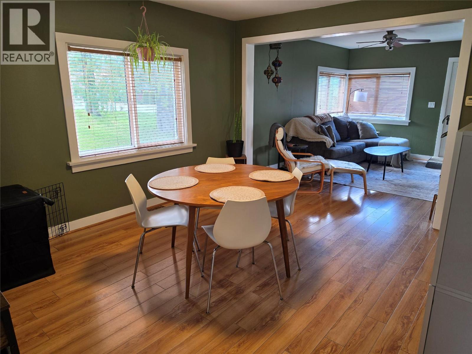 Dining room to living room