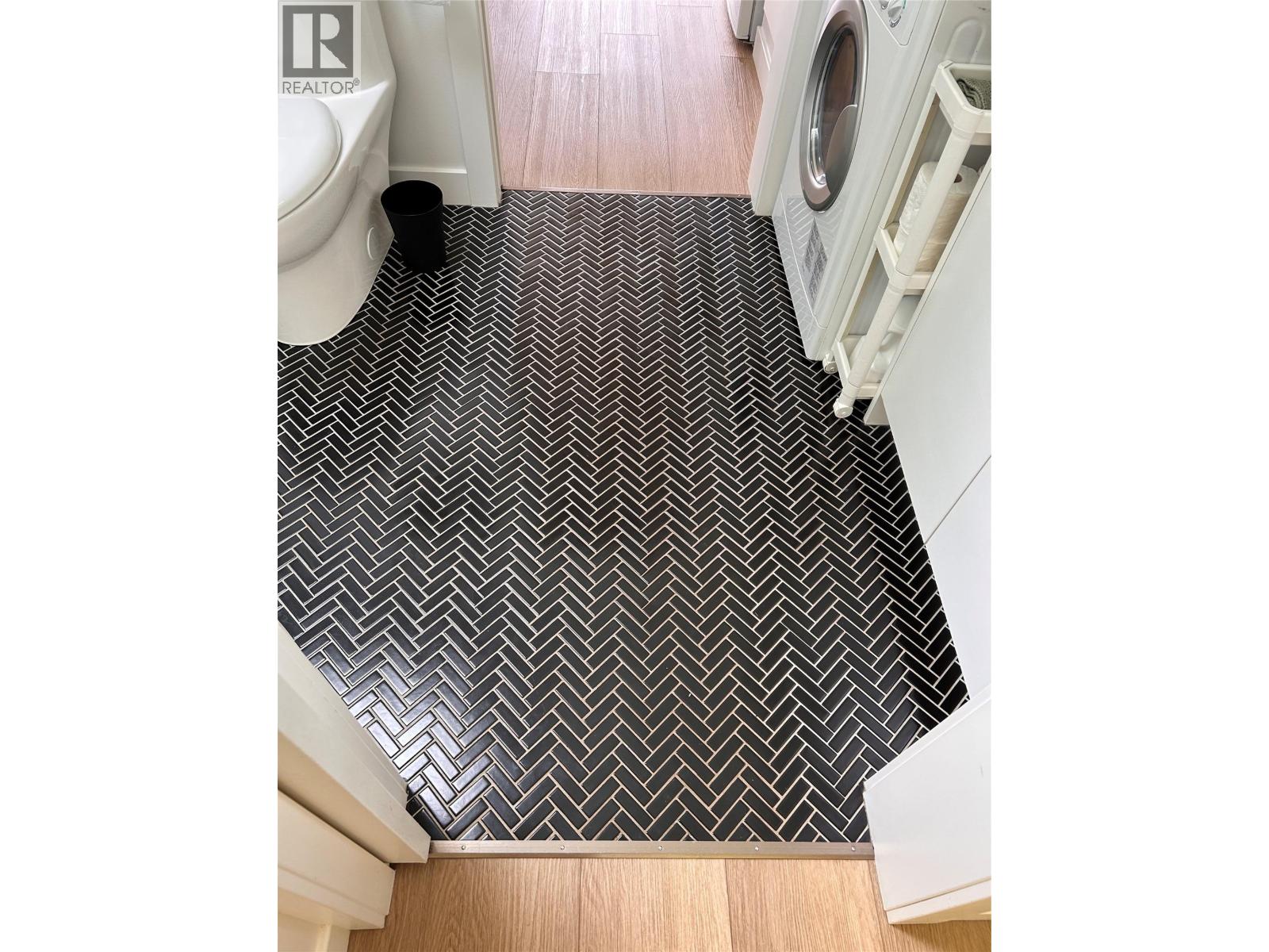 bath room tile detail