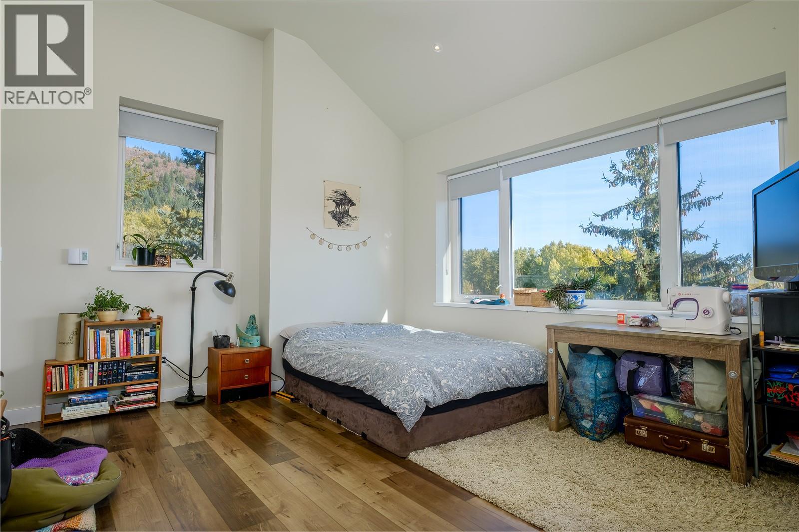 2 bedrooms, 2 bathrooms