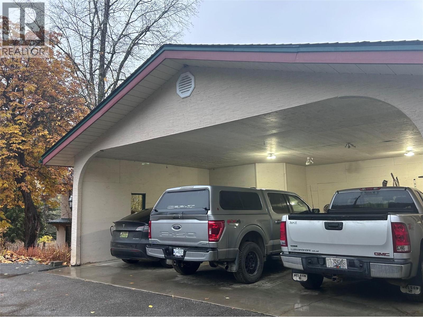 3 Vehicles covered parking