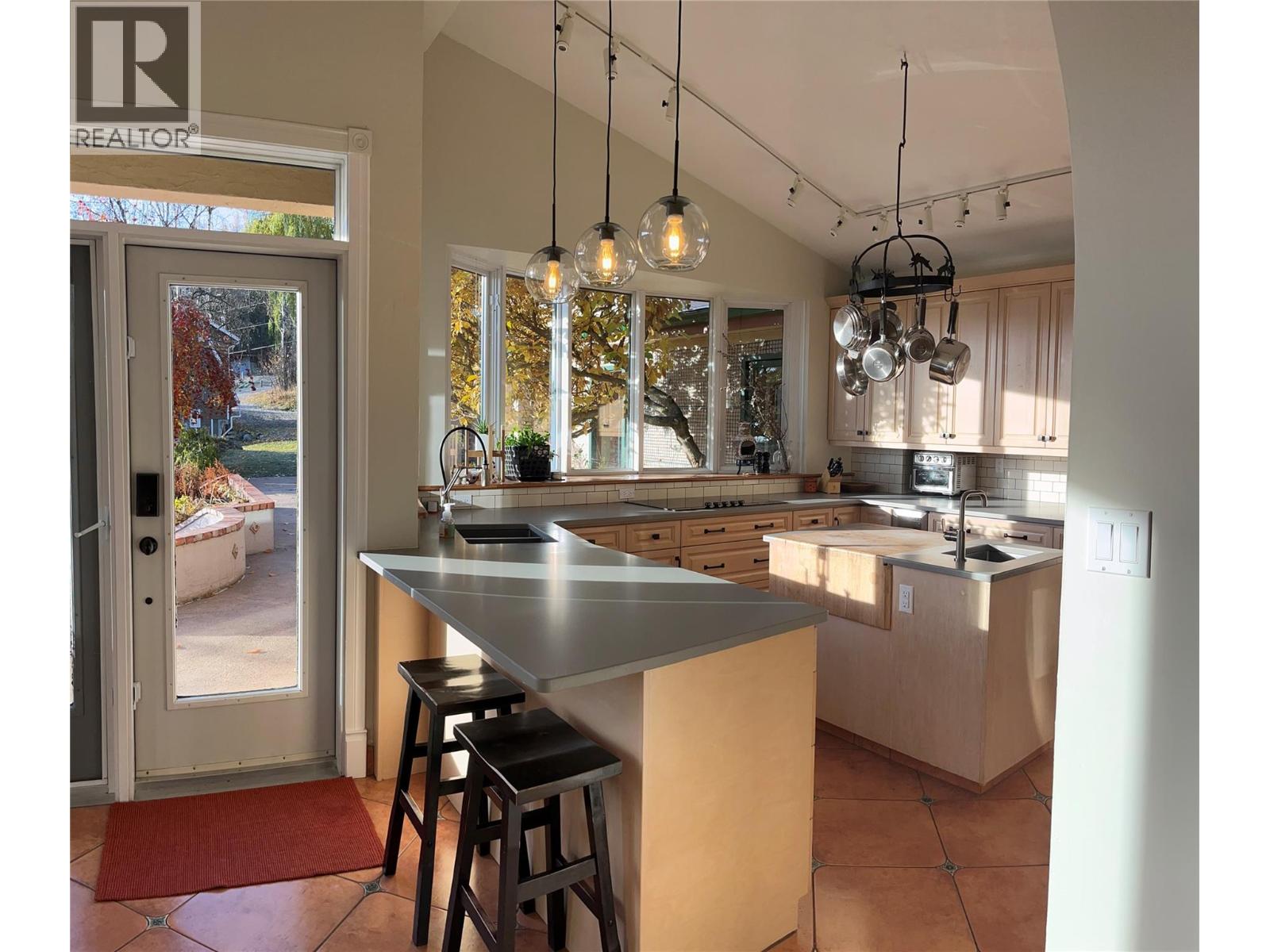 2302 Happy Valley Road, frame 19