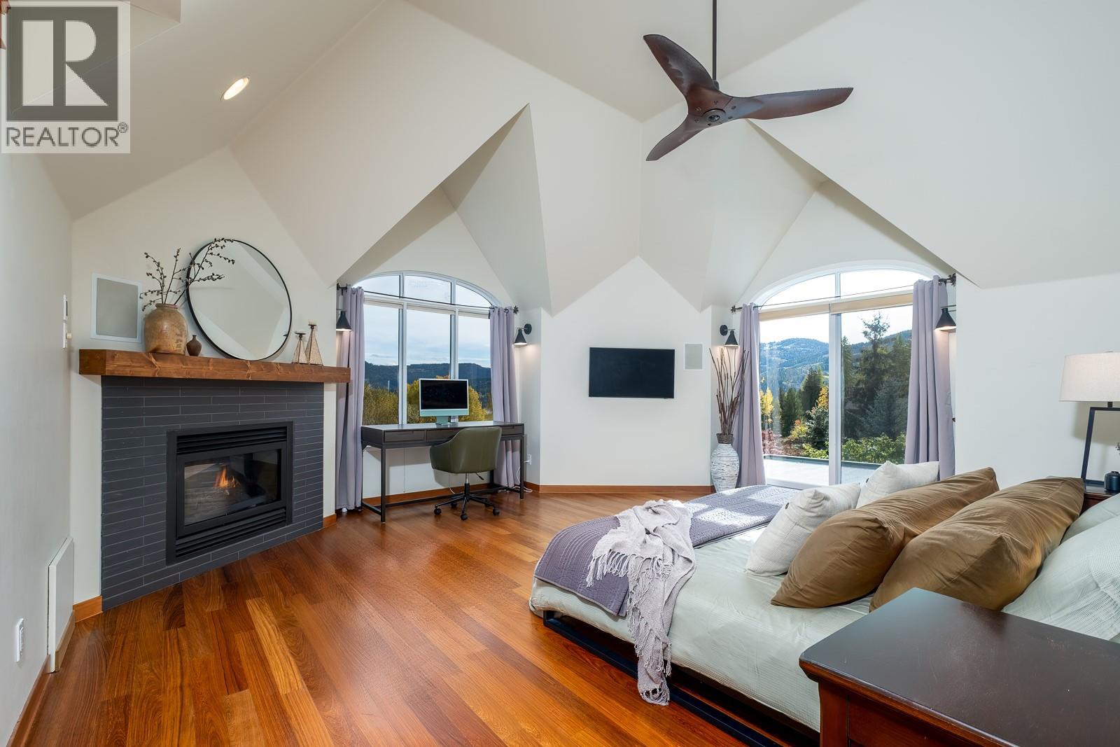 2302 Happy Valley Road, frame 8