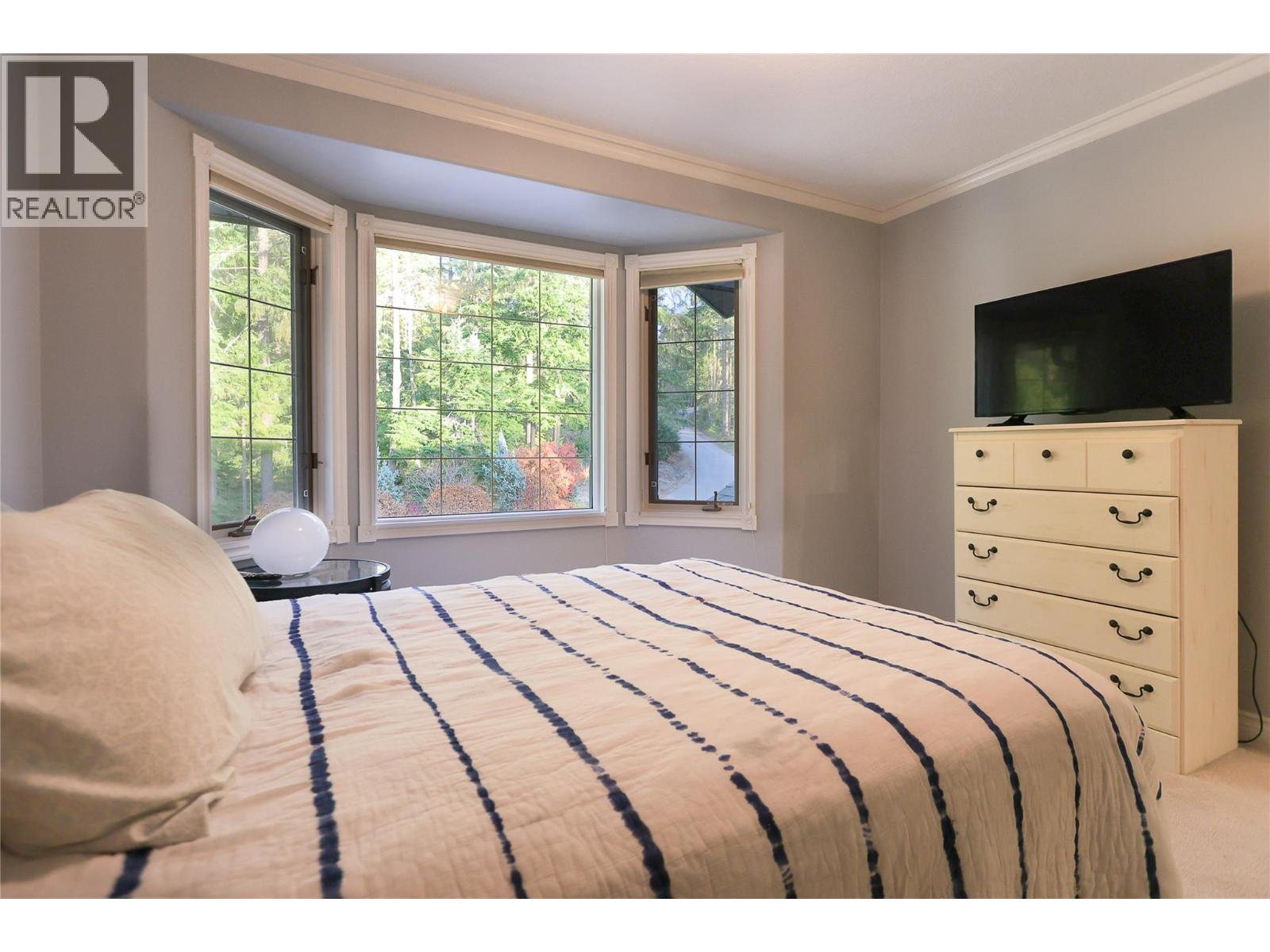 Upper Bedroom