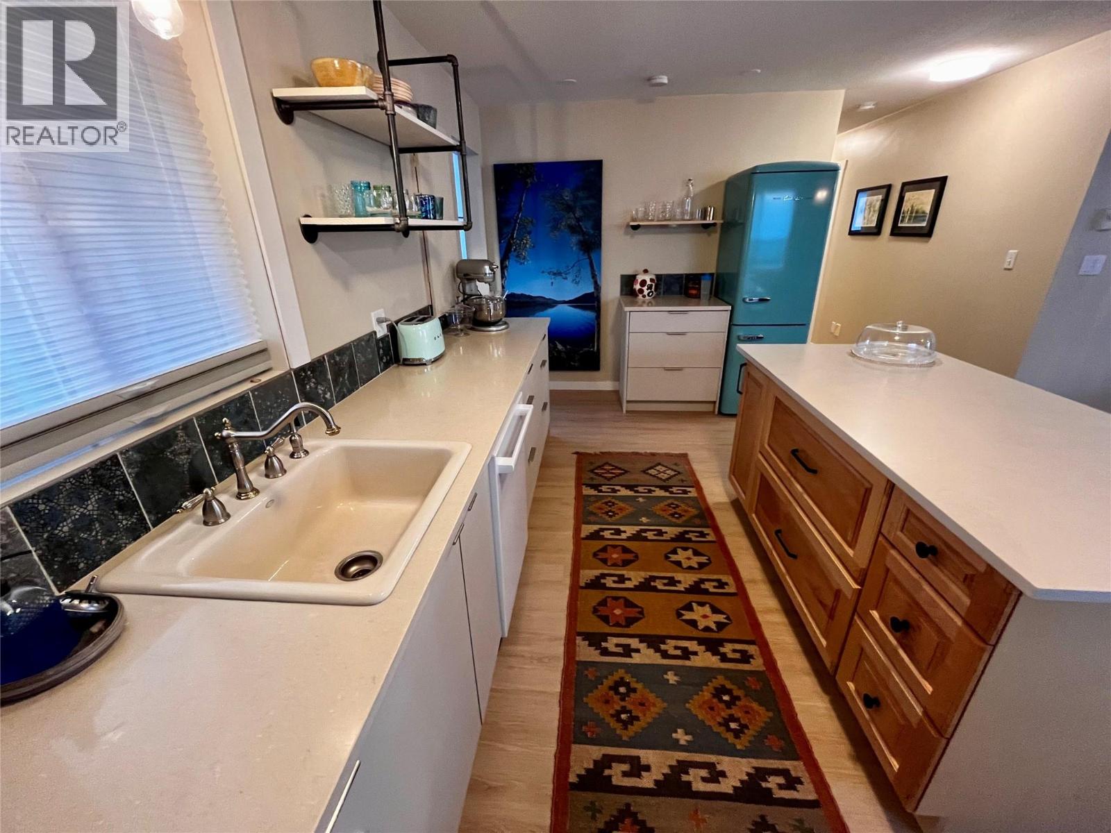 Farmhouse cast iron kitchen sink