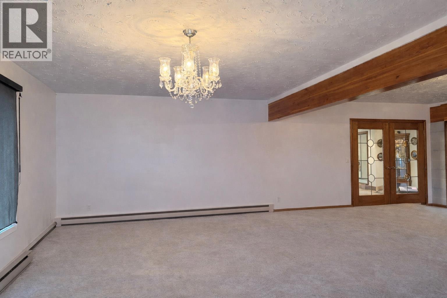 Great room (Dining)