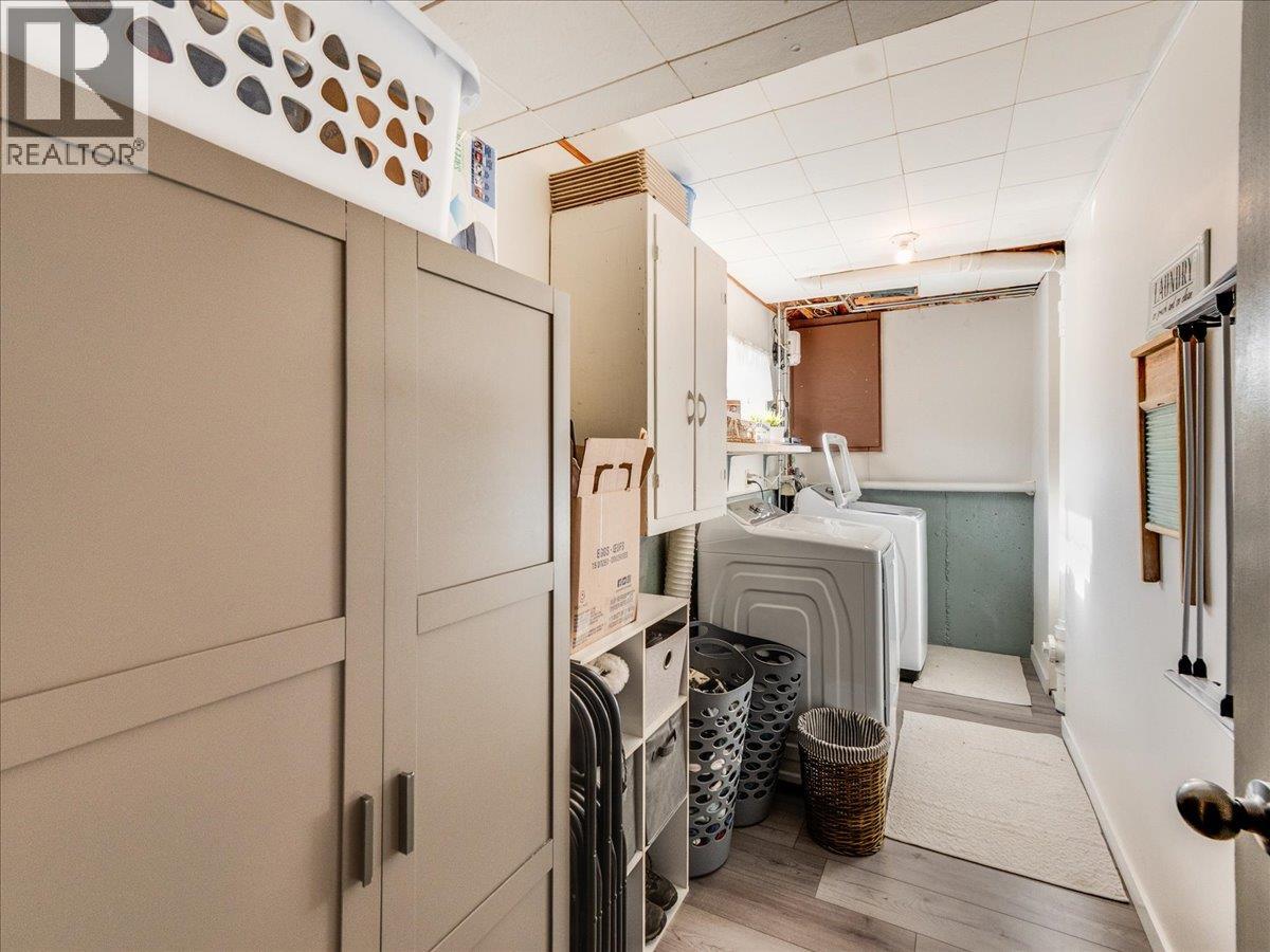 Laundry/Storage