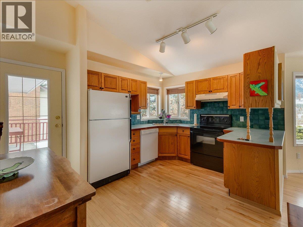 Kitchen Walkout to Deck