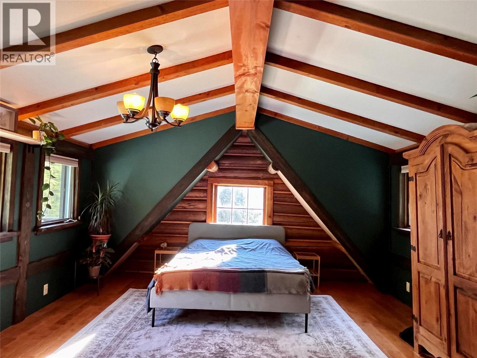 Primary bedroom or studio