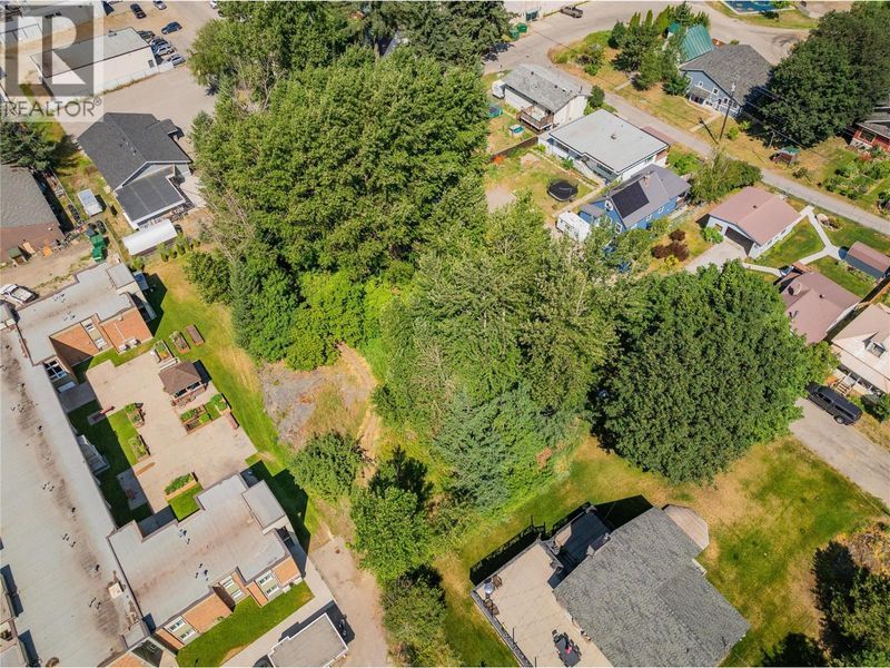 Lot 13 20 Third Avenue, frame 2