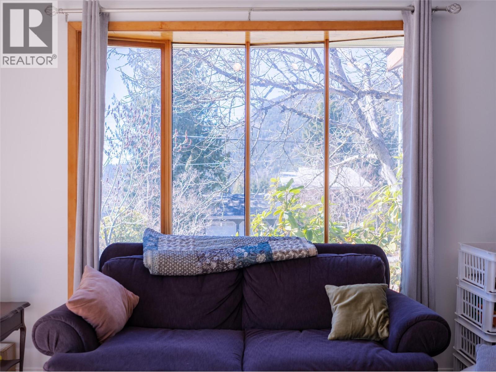 712 Ninth Street, frame 24